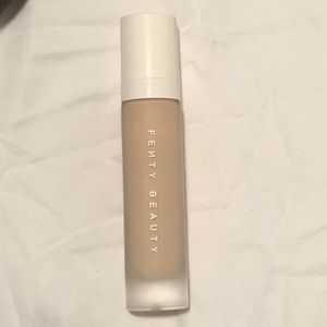 Rihanna’s Fenty Beauty Foundation